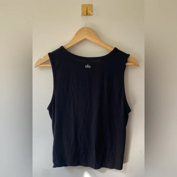 Alo | Large Black Twist Front Cover Tank - Picture 4 of 5